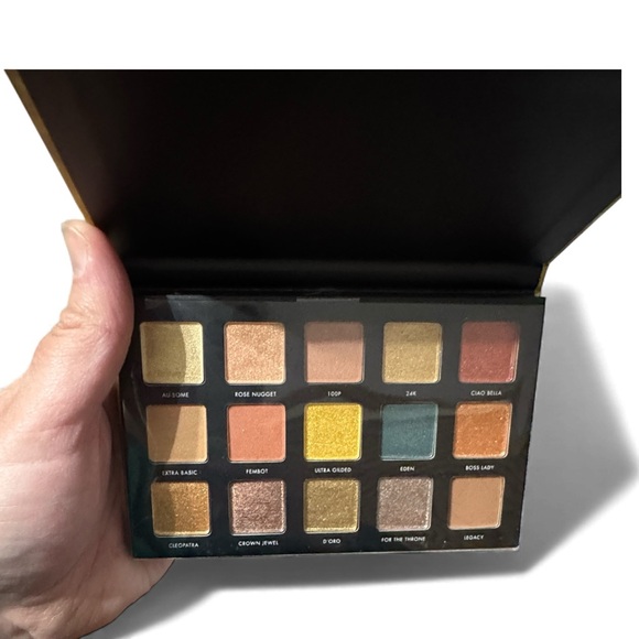 Milani Gilded Gold Eyeshadow Palette with Rich Hues - Picture 2 of 5